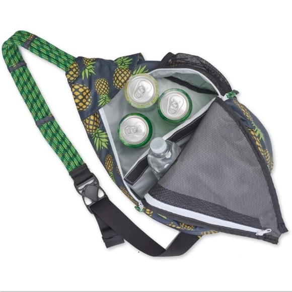 NWT Kavu Ropesicle Pineapple Party Sling Bag Outdoors H2O Resistant Crossbody - Picture 2 of 11